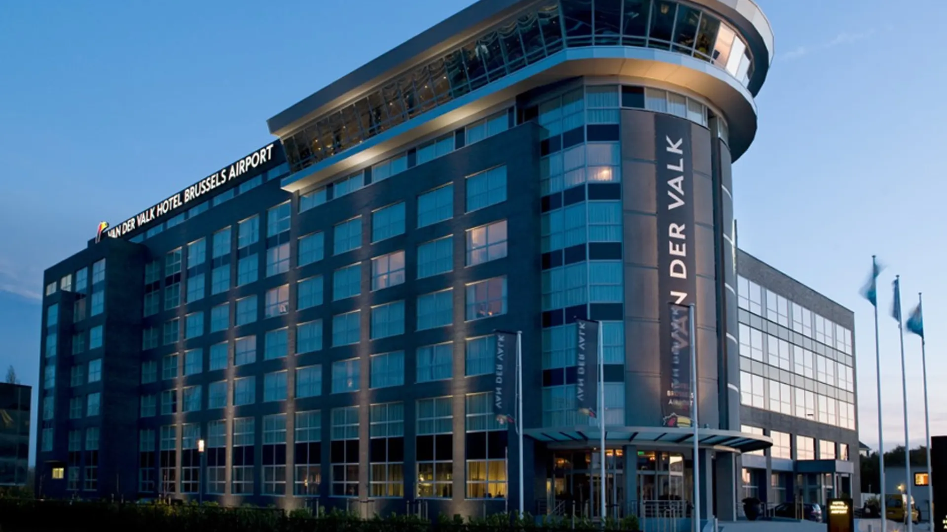 Van der Valk & Azizi Development Accused of Hotel Room Pricing Cheating